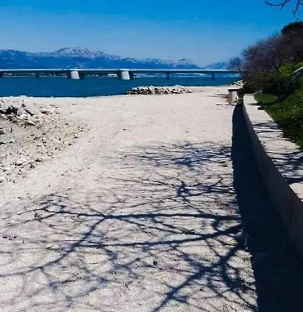 アパート Cagalj トロギール